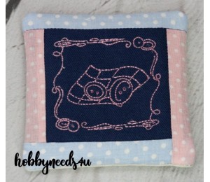 Stickserie ITH Sewing Blocks Mug Rugs oder Nadelkissen